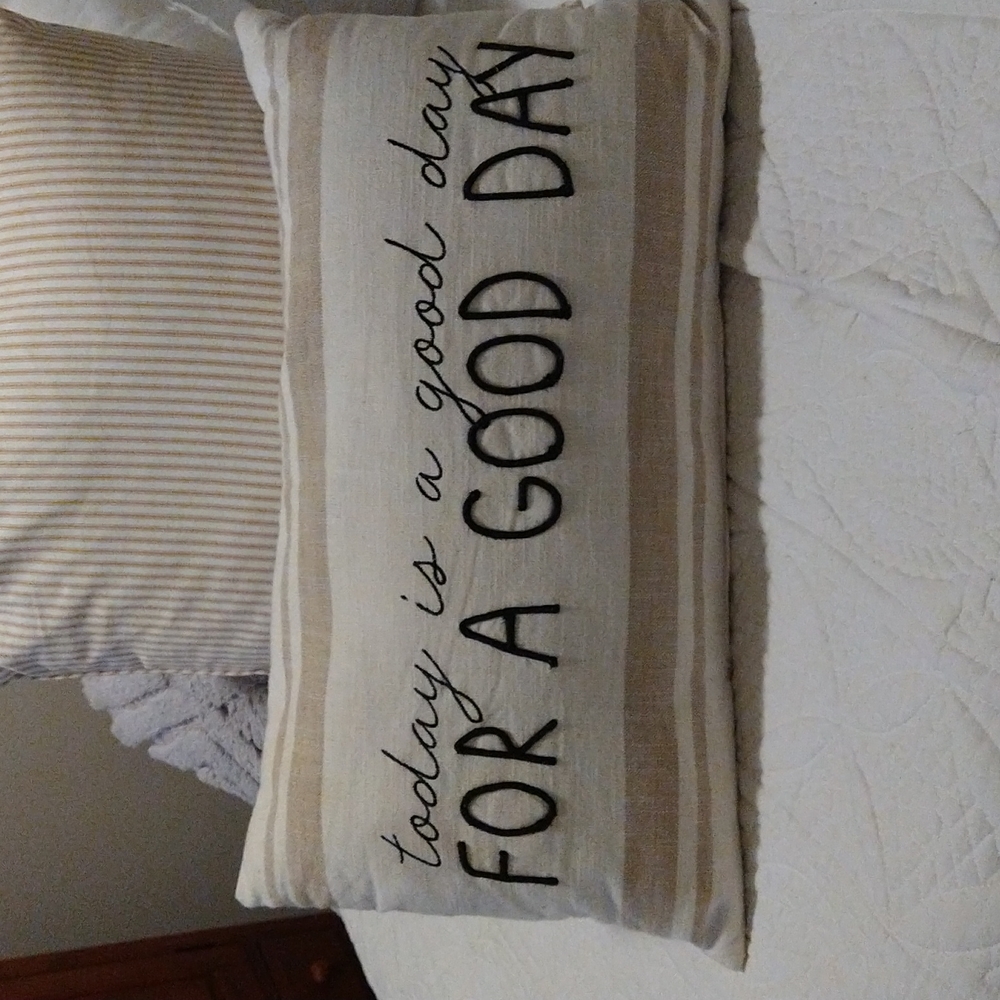 Accent pillow
